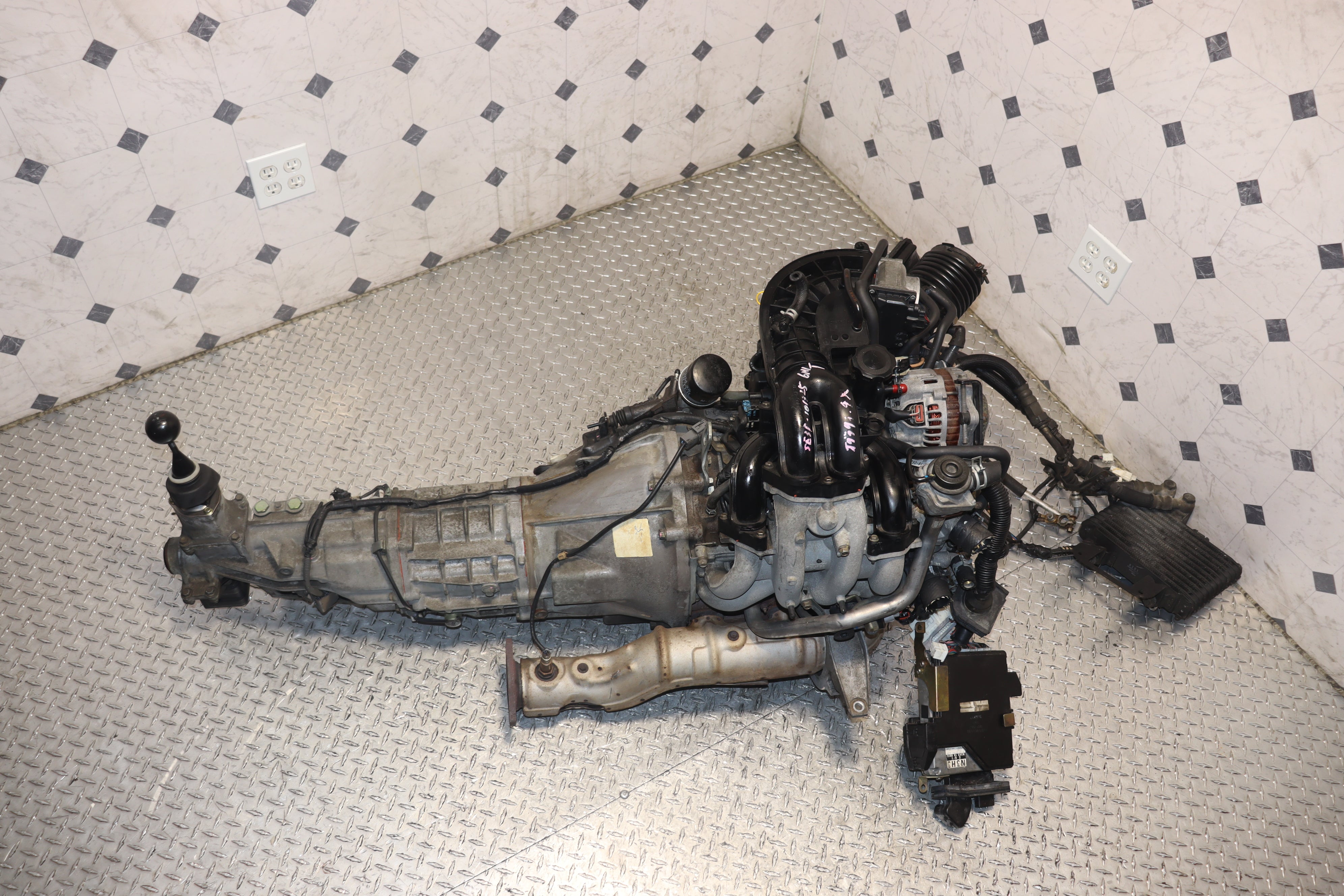 JDM 04-08 Mazda RX8 13B Renesis 6-Port Engine with 6-Speed Transmission - High Performance Rotary Engine for Racing & Restoration Projects