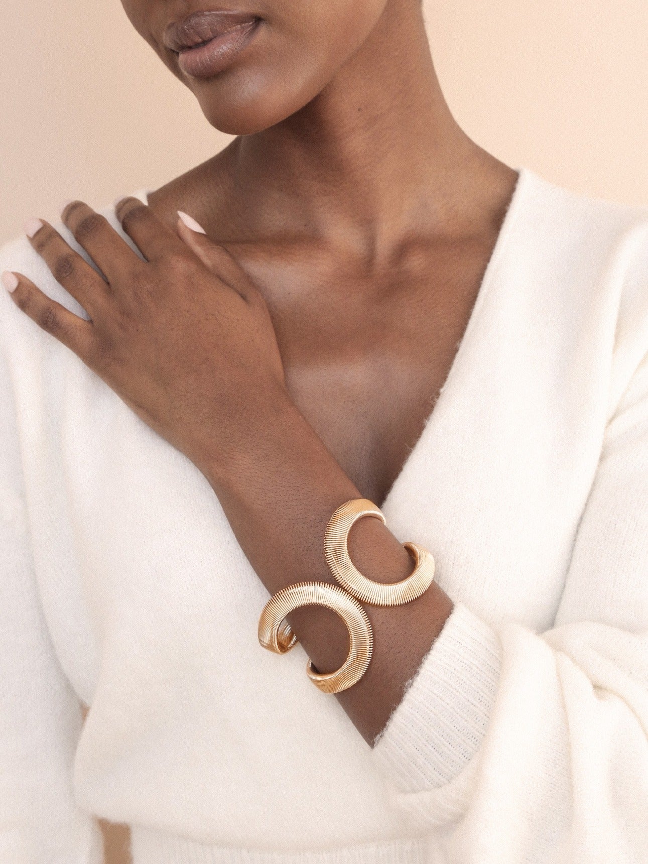 Abstract Flex Cuff - Adjustable Fashion Bracelet for Women & Men | Trendy Boho Wrist Accessory for Everyday Wear, Parties & Gifts