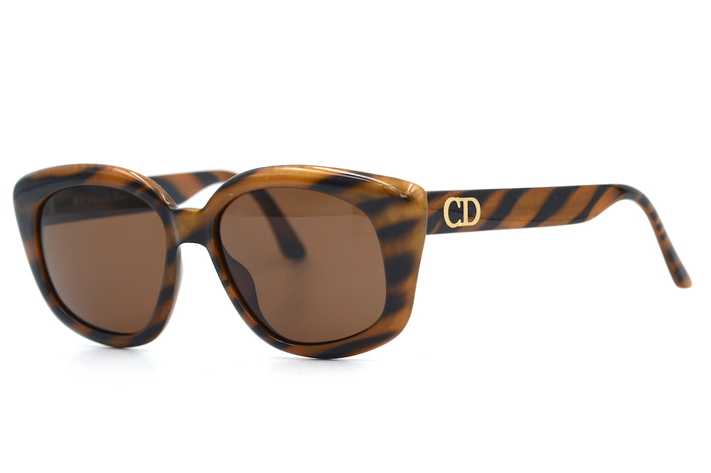 Christian Dior 2930 11 Sunglasses - Luxury Designer Shades for Women & Men | Perfect for Fashion, Beach & Outdoor Activities