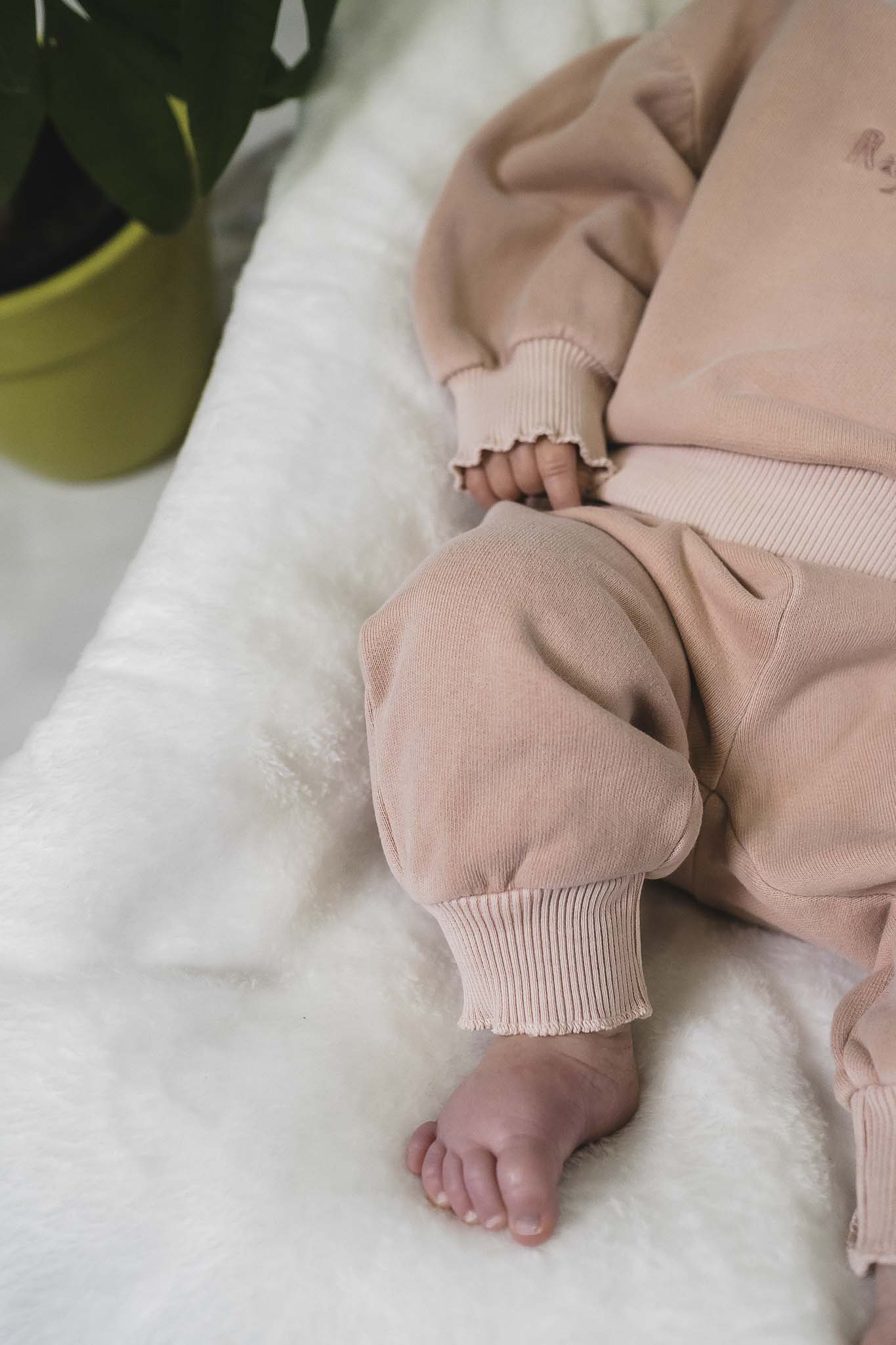 Soft Pink Fleece Sweatpants for Baby Girls - Cozy & Warm Winter Pajama Pants for Toddler Playtime & Lounging