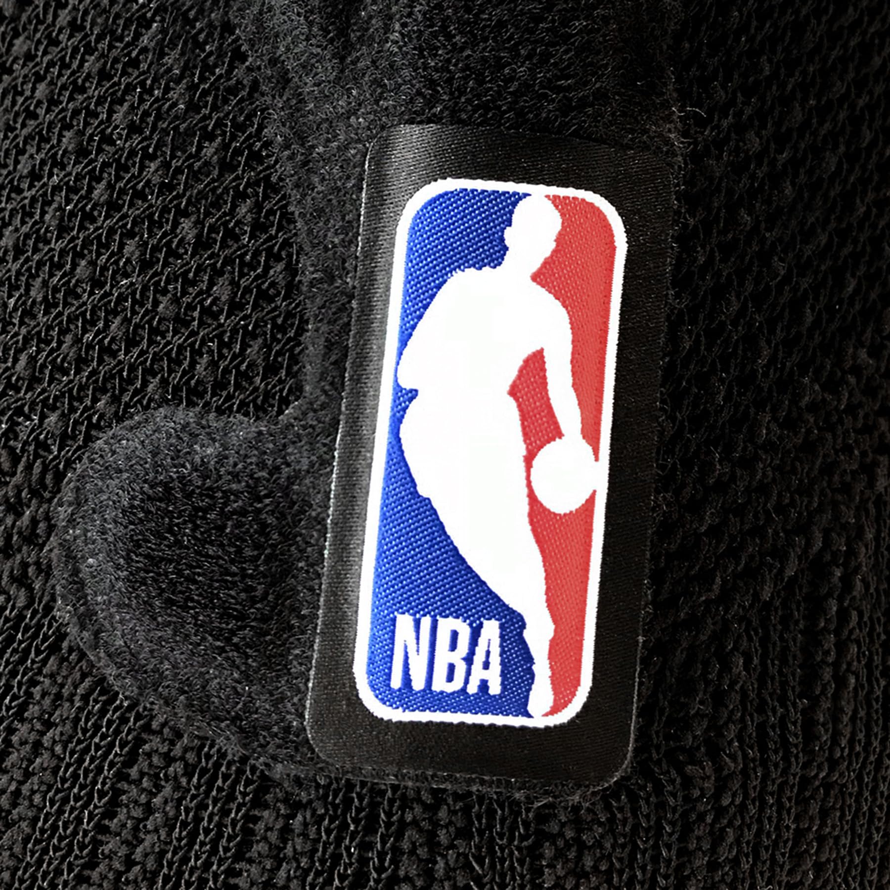 Bauerfeind Sports Knee Brace - NBA Officially Licensed Basketball Knee Support with Medical Compression & Omega Gel Pad for Pain Relief, Stability & Injury Prevention (Black, Medium) - Perfect for Basketball, Running, Volleyball & Gym Workouts