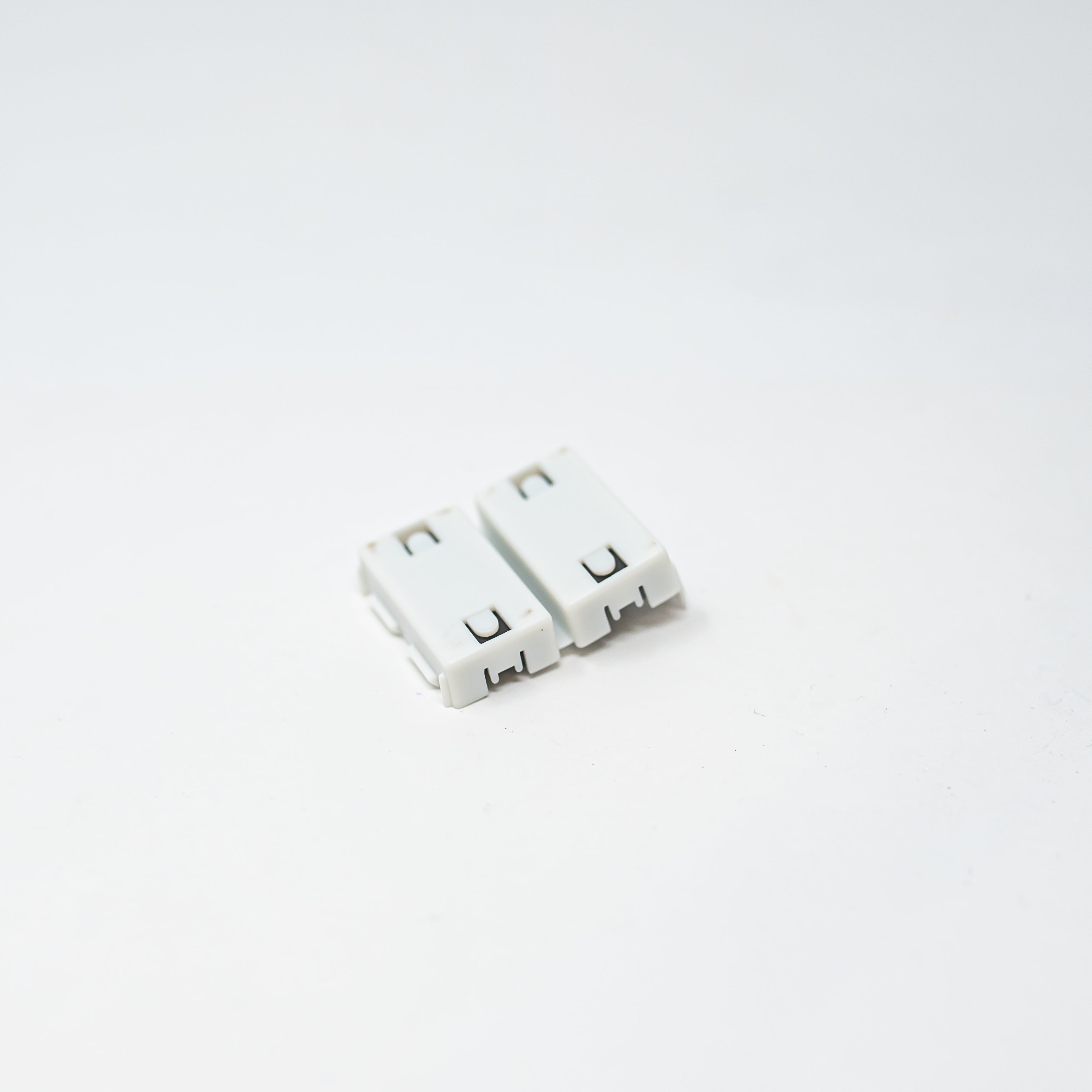High-Quality Clamp-On Ferrite Bead Inductor for EMI/RFI Noise Suppression - Perfect for Electronics, Cables & Power Supplies