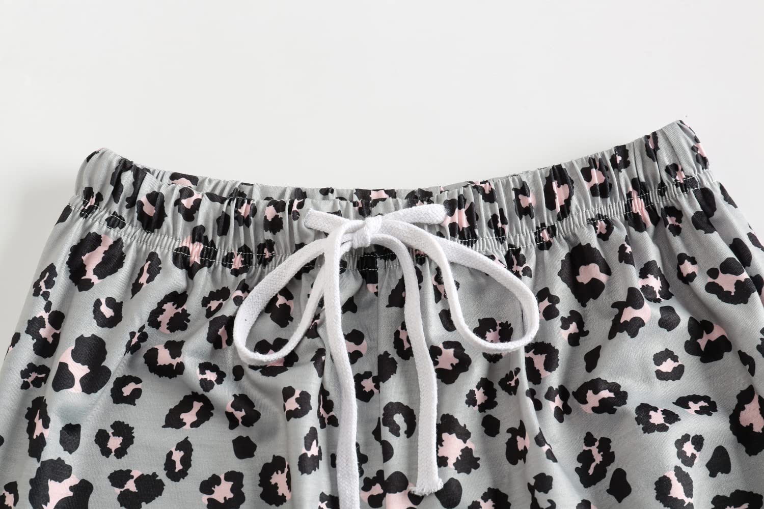 VENTELAN Plus Size Women's Capri Pajama Set - Comfy 2-Piece Loungewear for Sleep & Relax
