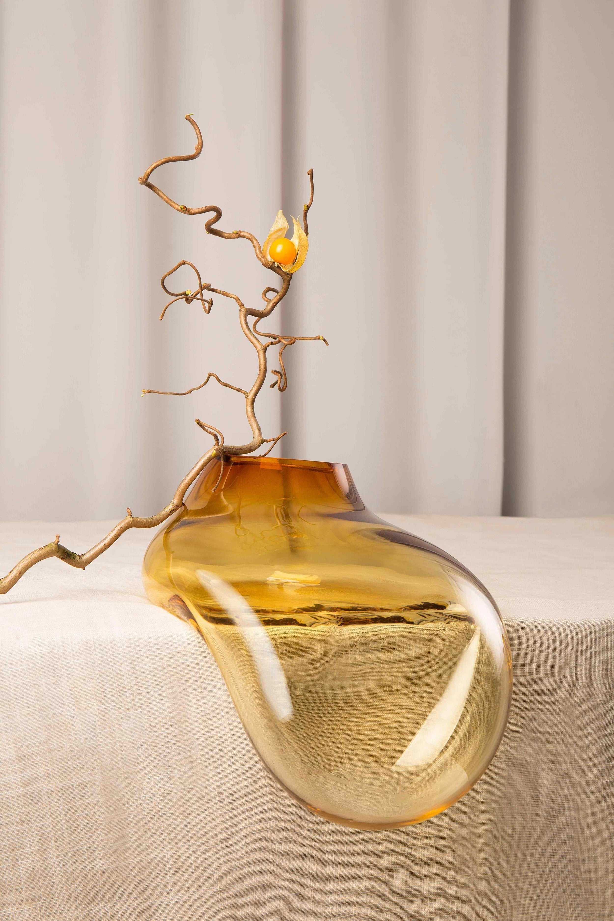 Noom Gutta Vase - Modern Ceramic Flower Vase for Home Decor, Wedding Centerpieces & Office Desk Accessories