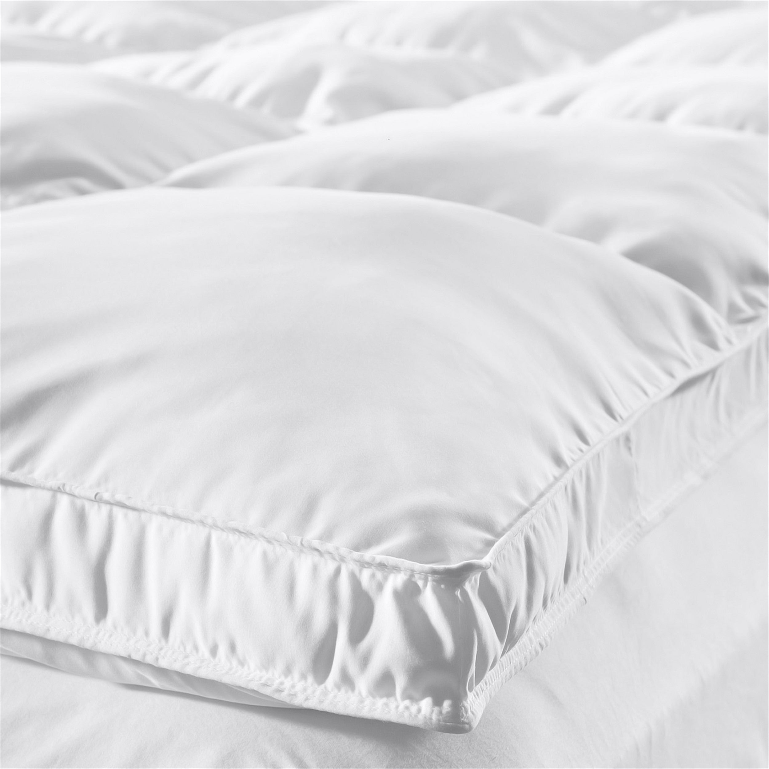 Hypoallergenic Down Alternative 2 Inch Deep Mattress Topper Cover - Breathable & Comfortable for Allergy Relief, Perfect for Bedroom, Guest Room & Dorm Use