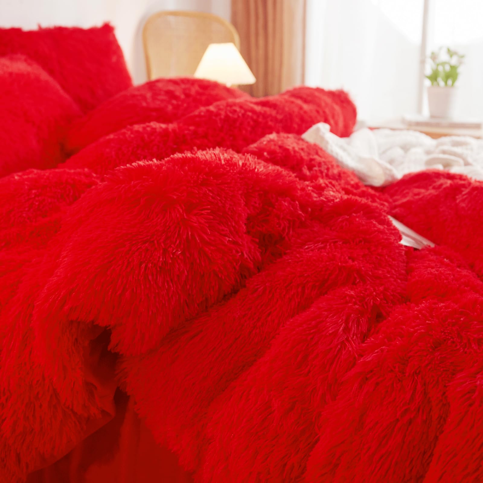 Fluffy Red Comforter Cover Set Queen Size - Plush 3-Piece Bedding Set (1 Faux Fur Duvet Cover + 2 Fuzzy Pillowcases) - Ultra Soft Red Bed Set for Cozy Winter Nights - Perfect for Master Bedroom & Guest Room Decor