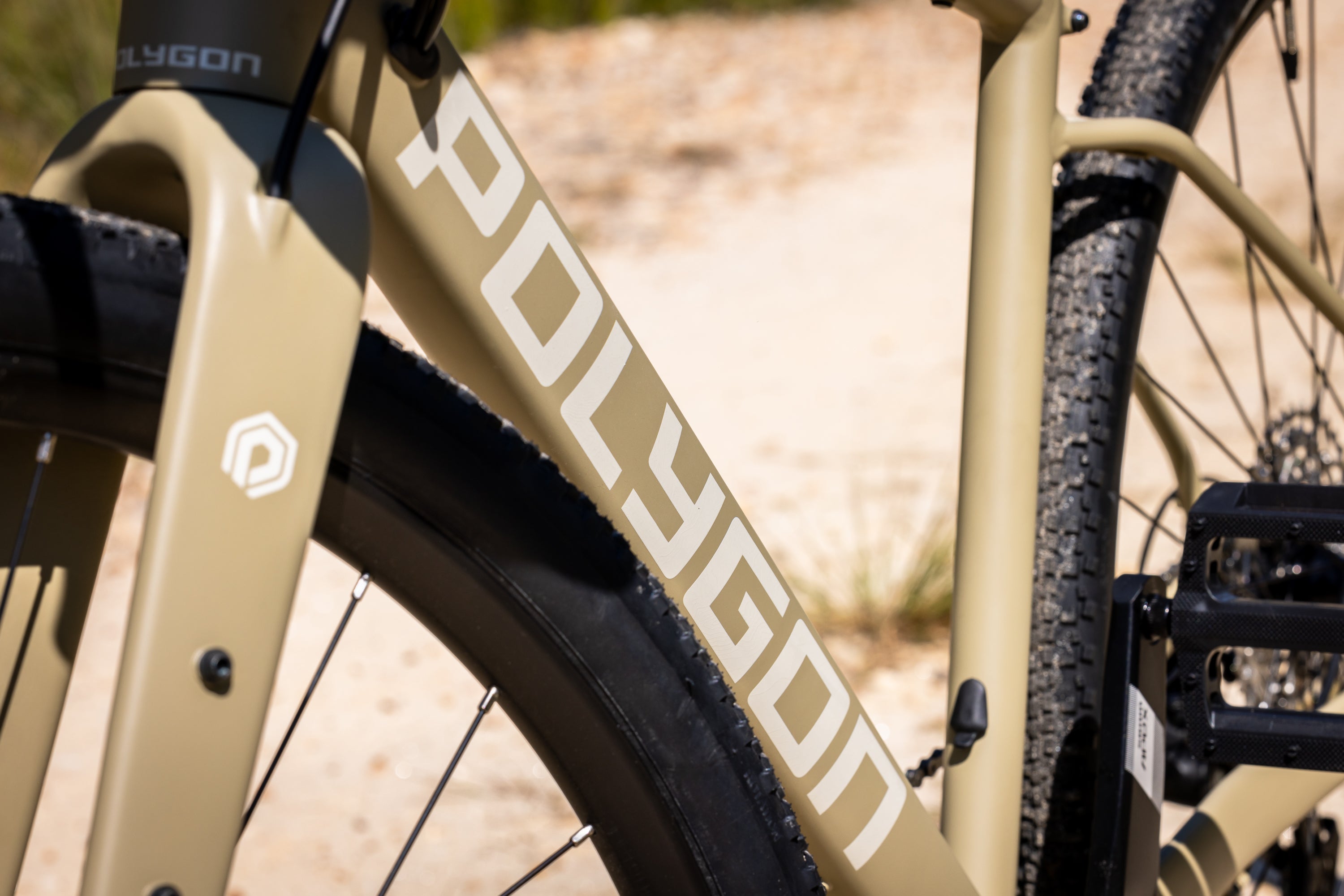 Polygon Bend R6 Gravel Bike - Lightweight Aluminum Frame, Shimano Drivetrain for Off-Road & Adventure Cycling | Perfect for Trail Riding, Commuting & Long-Distance Tours