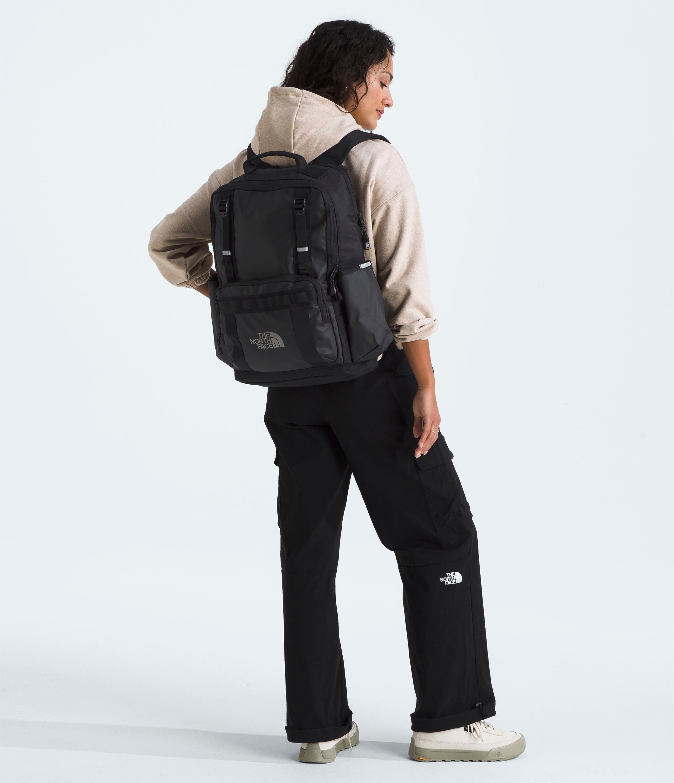 The North Face Base Camp Daypack - Lightweight Hiking Backpack for Men & Women - Durable Travel Daypack for Outdoor Adventures, Commuting & Daily Use