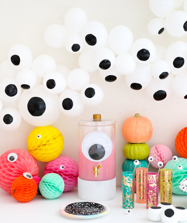 Spooky Halloween Eyes Garland Decor - Glow in the Dark Scary Party Decoration for Indoor Outdoor Home, Yard, Haunted House & Halloween Party Decorations