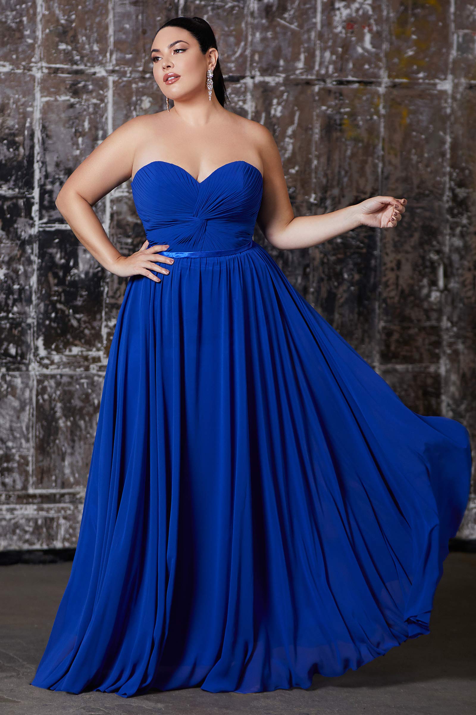 Elegant Strapless Sweetheart Neckline Pleated Prom Dress for Women | Formal Evening Gown for Homecoming, Wedding Guest & Special Occasions