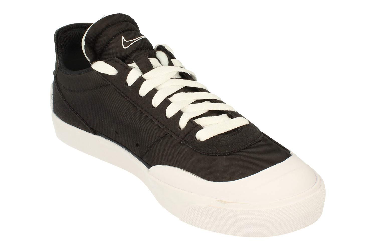Nike Men's Tennis Shoes - Lightweight Comfortable Athletic Sneakers for Court Sports & Casual Wear
