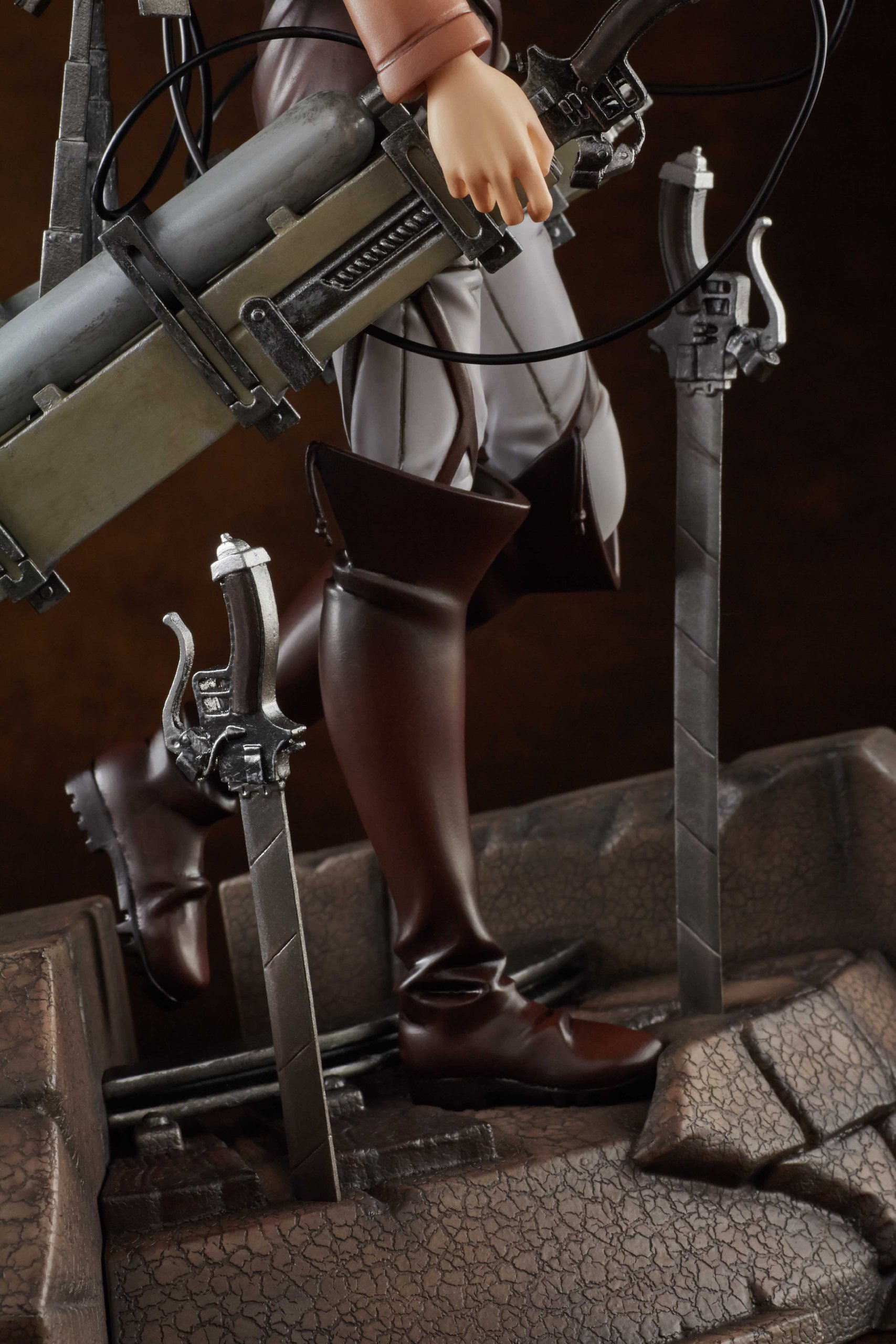 Attack on Titan Levi PVC Action Figure - 1/7 Scale Anime Collectible Model for Fans - Perfect for Display, Gifts, and Anime Enthusiast Collections