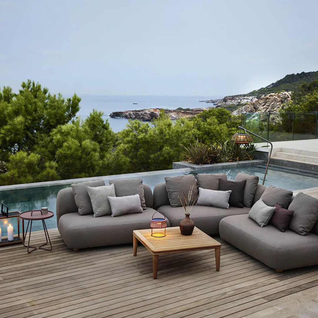 Modern Outdoor Coffee Table - Durable Weatherproof Patio Furniture for Garden, Deck, Poolside - Perfect for Relaxing & Entertaining Outdoors