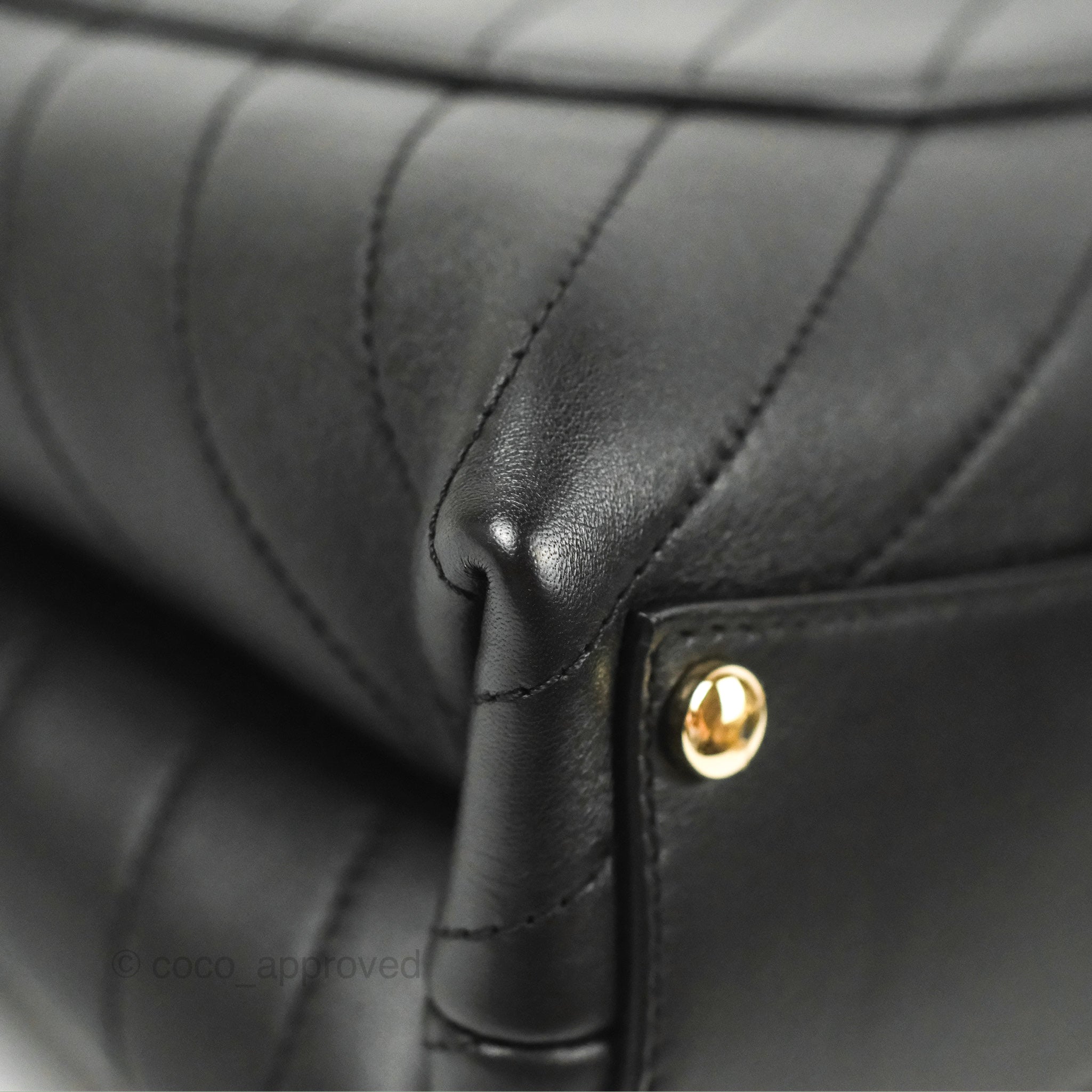 Chanel Chevron Stitched Coco Flap Bag in Black Calfskin with Gold Hardware - Luxury Crossbody Purse for Women, Perfect for Evening Events & Date Nights