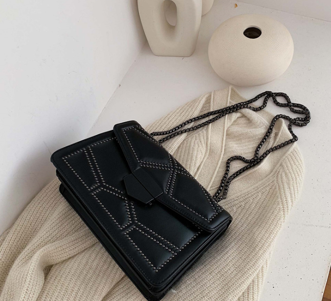 Stylish Rivet Chain Small Crossbody Bags for Women - Fashionable Shoulder Purse for Daily Use, Travel & Date Night