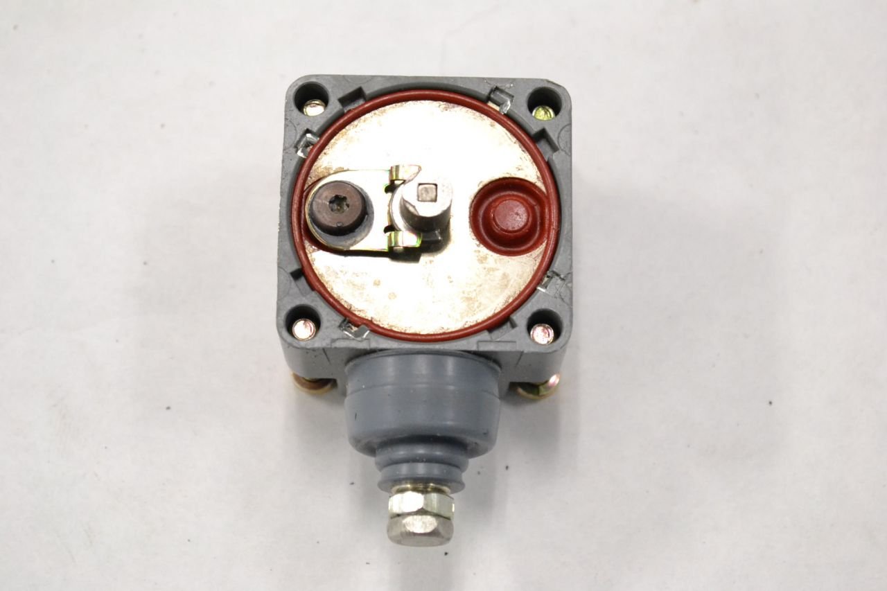 Cutler Hammer E50DS2 E50 Adjustable Limit Switch Head with Side Push Plunger - Ideal for Industrial Automation & Machinery Safety Control