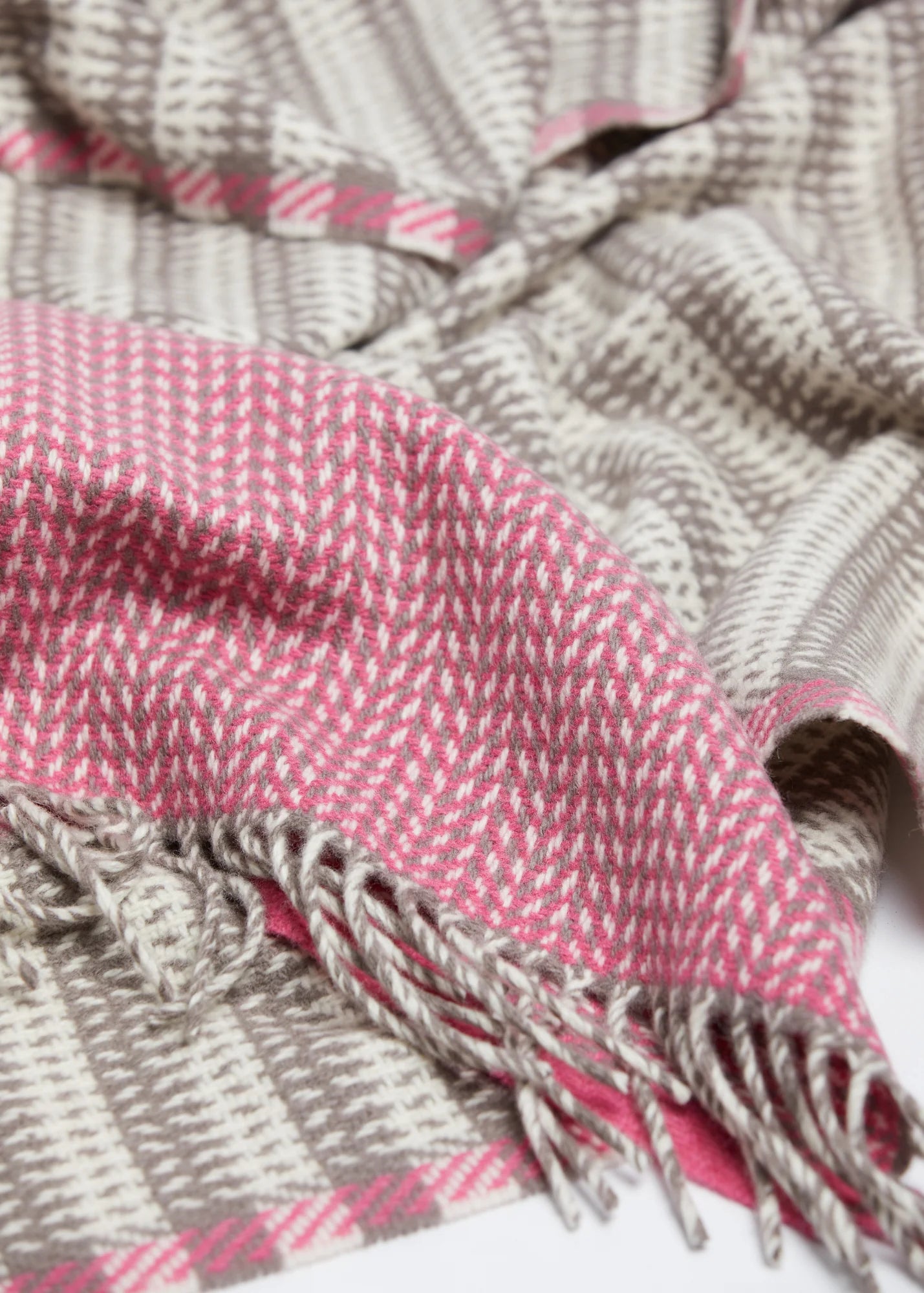 Foxford Ella Cashmere and Lambswool Throw Blanket - Ultra Soft Luxury Wrap for Sofa, Bed & Travel - Perfect for Cozy Evenings, Gifts & Home Decor