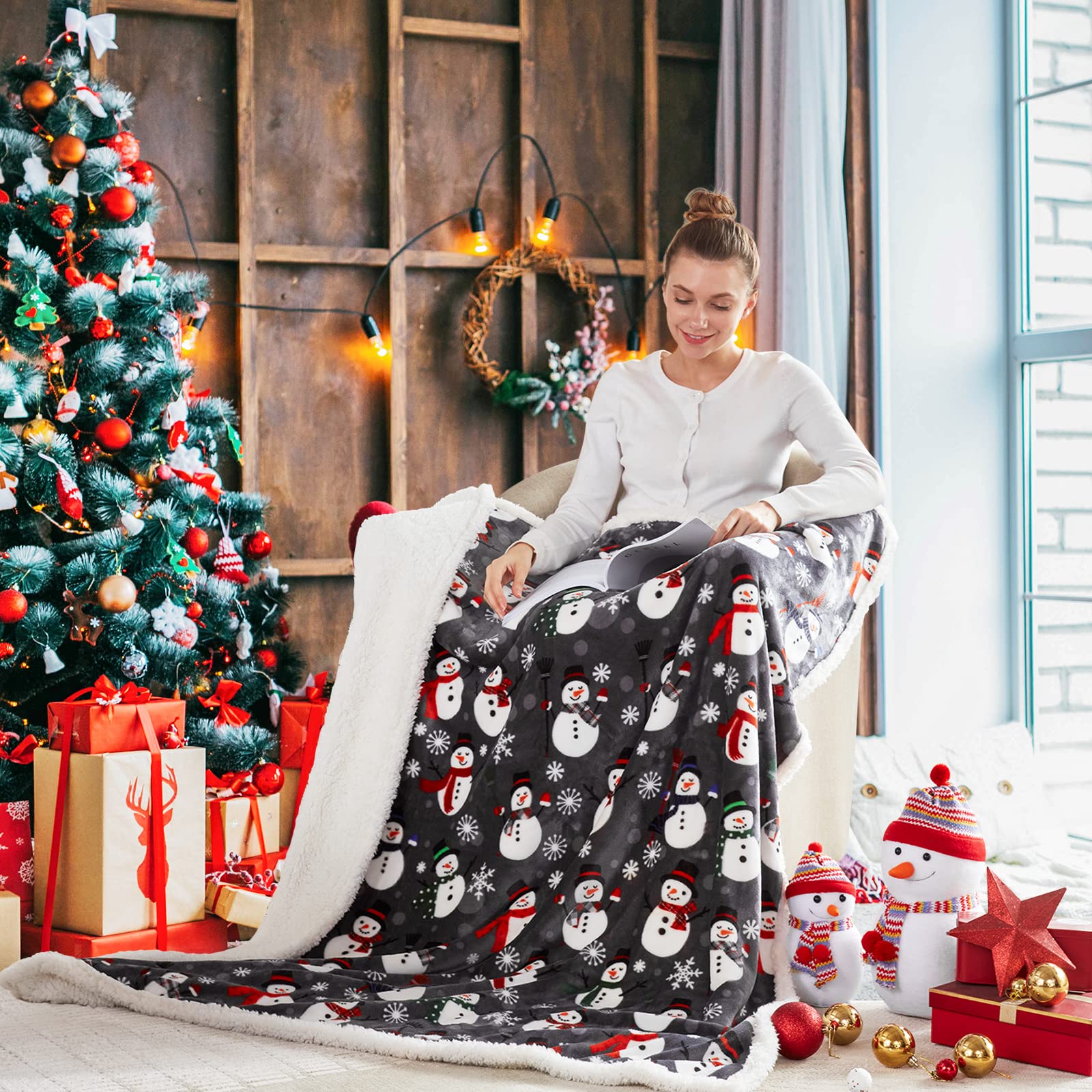 Touchat Sherpa Christmas Throw Blanket - Ultra Soft Fluffy Fleece Plush Blanket for Couch, Bed & Sofa - Cozy Microfiber Blanket 50x60 Inches - Snowman Design - Perfect for Winter Nights, Holiday Decor & Gift Giving
