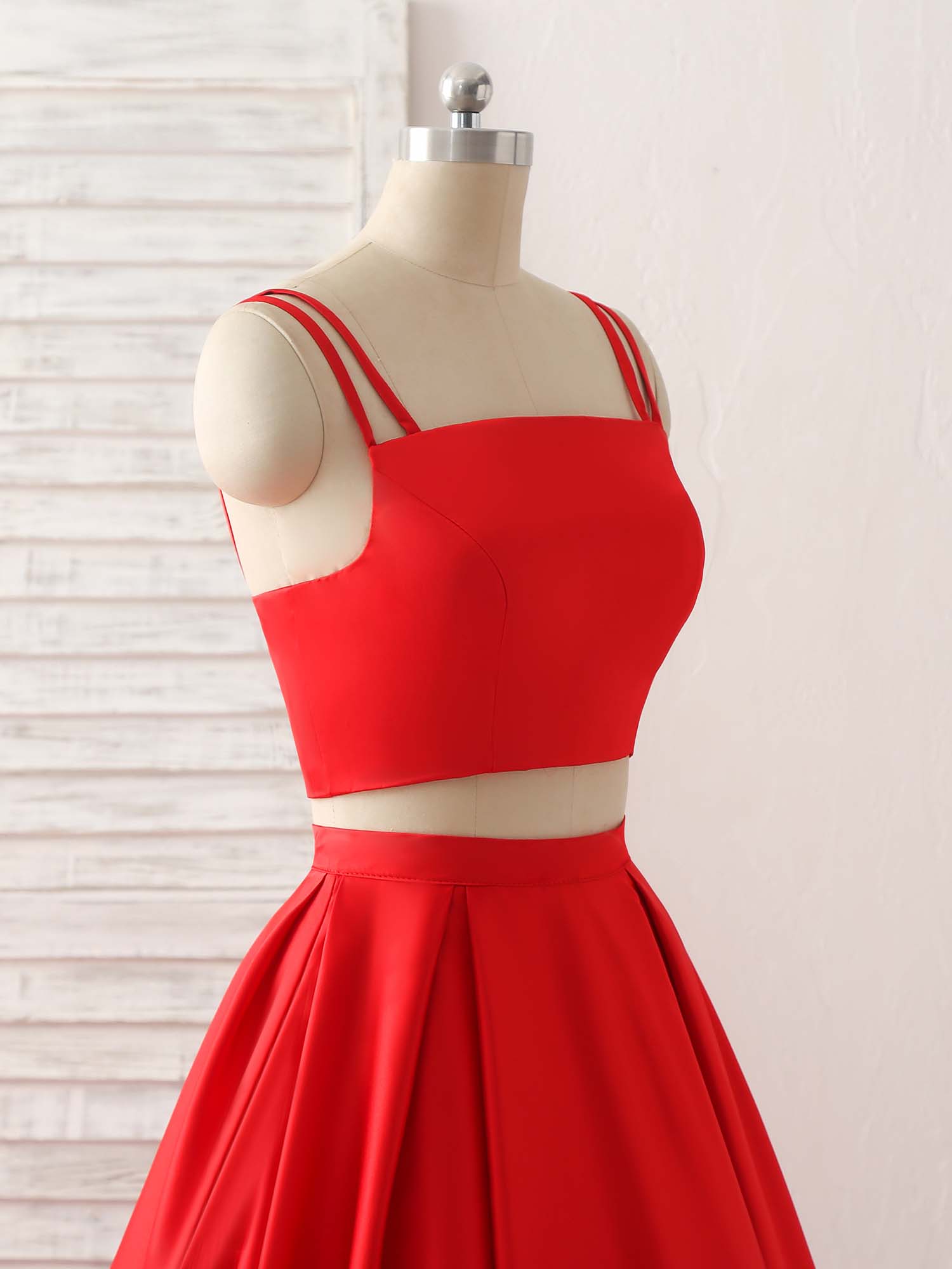 Elegant Red Two-Piece Satin Long Prom Dress - Simple Formal Evening Gown for Women | Perfect for Homecoming, Ball, and Special Occasions