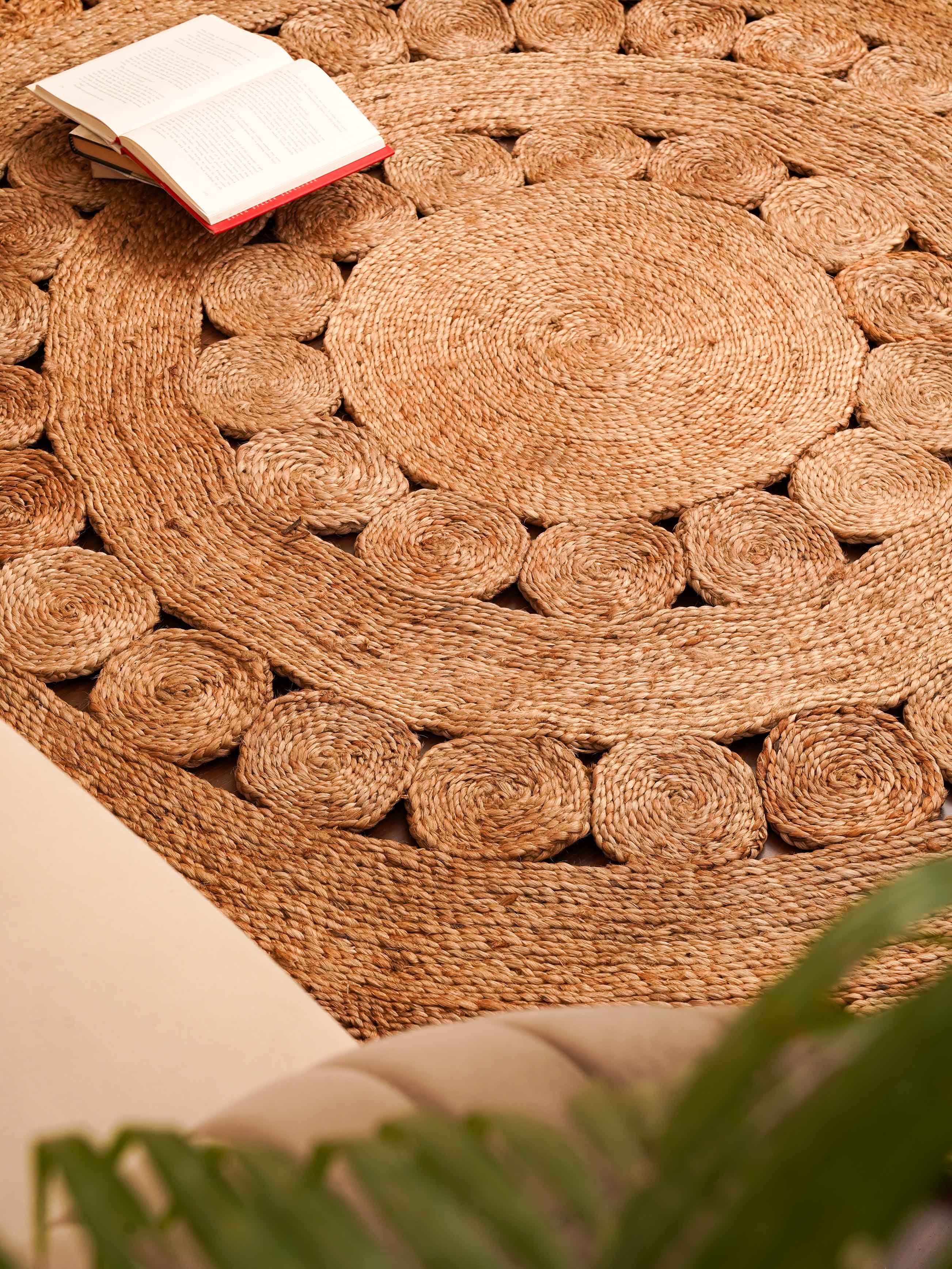 Silkfinity Handwoven Jute Braided Rug - Natural Fiber Floor Mat for Living Room, Bedroom, Dining Area - Eco-Friendly Home Decor & Boho Style Accent
