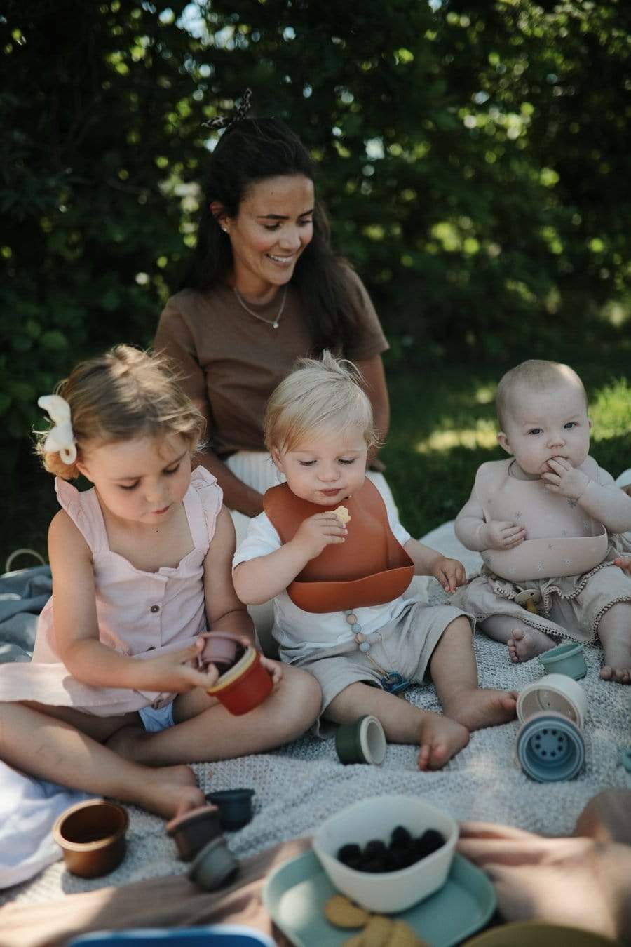 Mushie Silicone Baby Bib - Soft, Durable & Easy Clean Feeding Bib for Infants & Toddlers - Perfect for Mealtime, Snacks & Messy Play