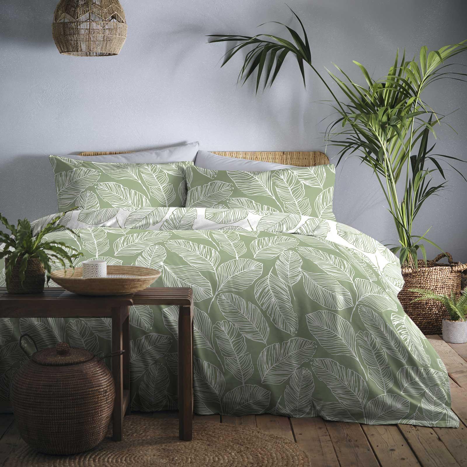 Fusion Matteo Duvet Cover Set - Soft Green Luxury Bedding, Queen/King Size, 3-Piece Duvet Cover Set with Pillow Shams - Perfect for Master Bedroom, Guest Room & Cozy Home Decor