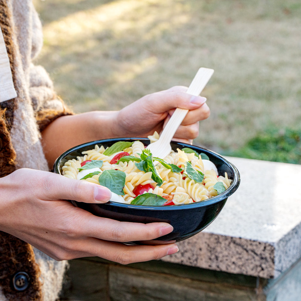21 oz Round Black Plastic Salad Bowl - 6.75