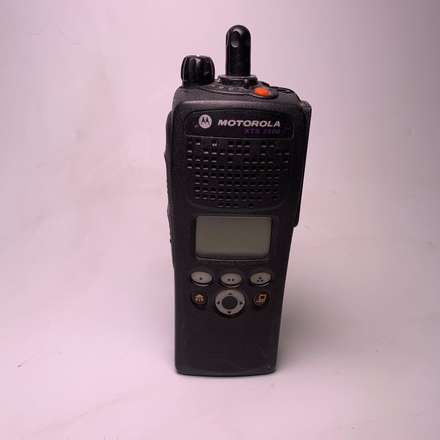Motorola XTS2500 UHF R2 H46SDF9PW6BN BN Model 2 Two-Way Portable Radio for Public Safety & Emergency Communications - Police, Fire, Security & Construction Use