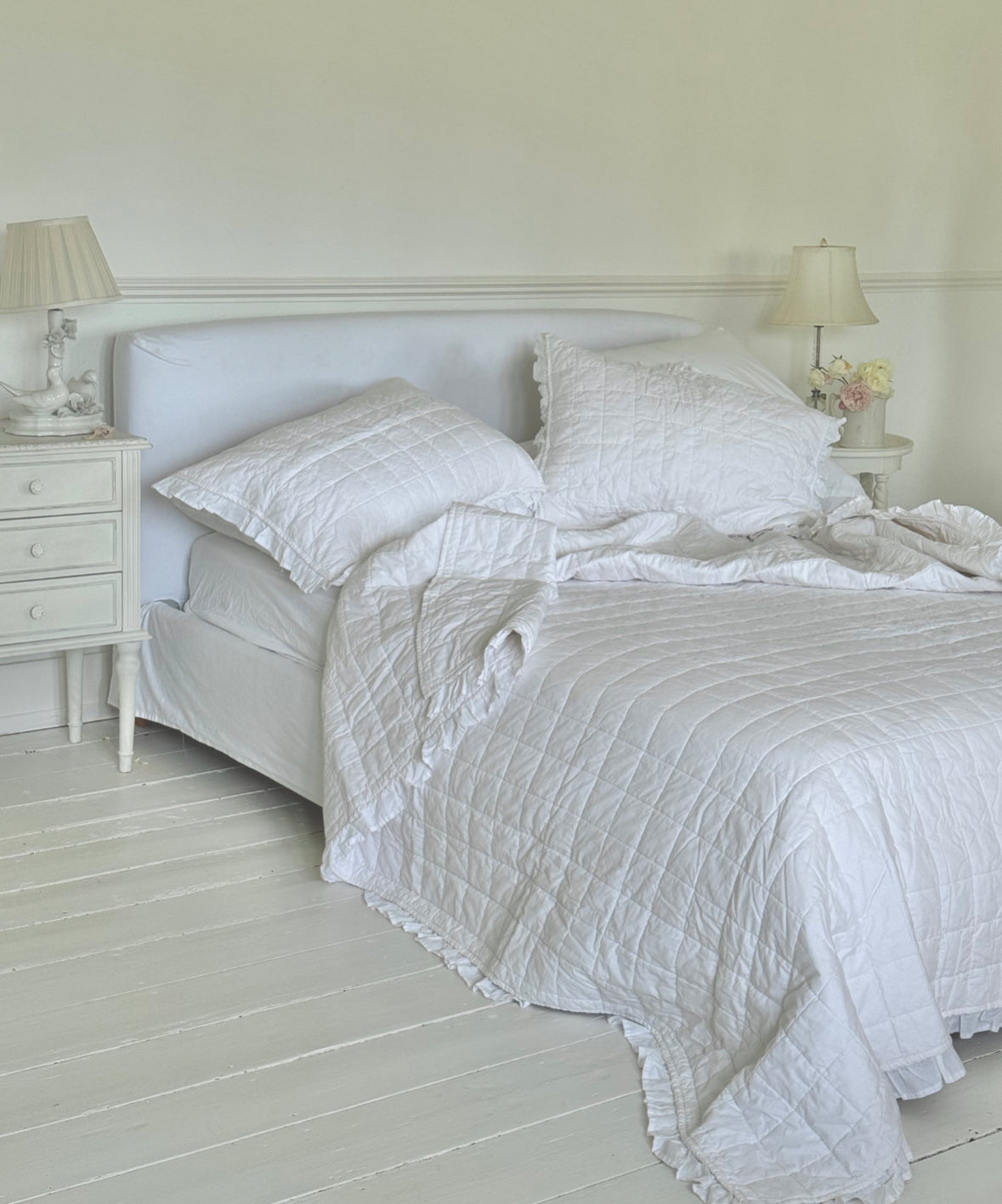 Rachel Ashwell Farmhouse Ruffled Washed Cotton White Quilt Set - Soft Vintage Bedding for Cozy Cottage & Shabby Chic Bedrooms