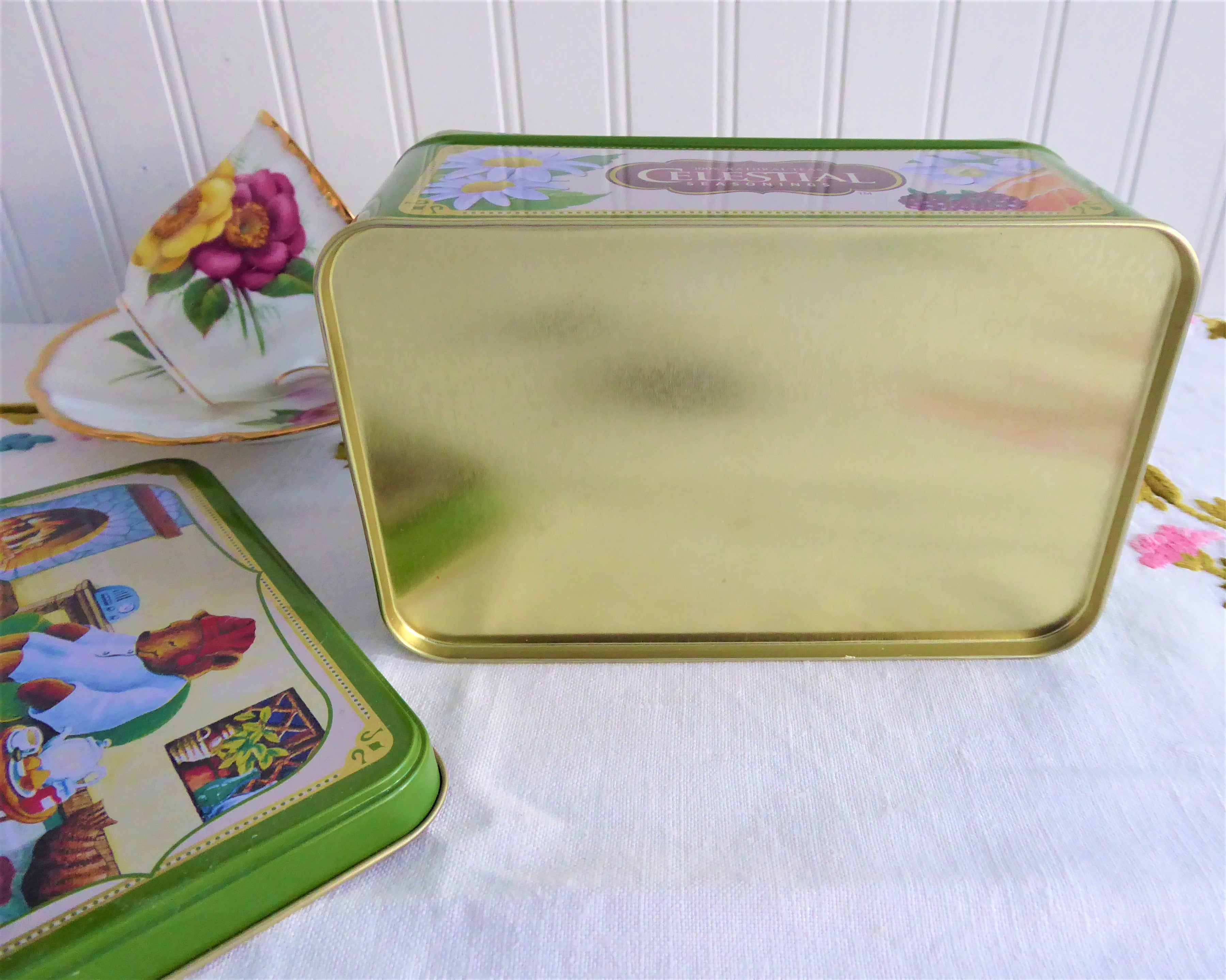 Celestial Seasonings Sleepytime Large Tea Tin with Mint - Herbal Green Tea for Relaxation & Better Sleep - Perfect for Nighttime, Stress Relief & Bedtime Rituals