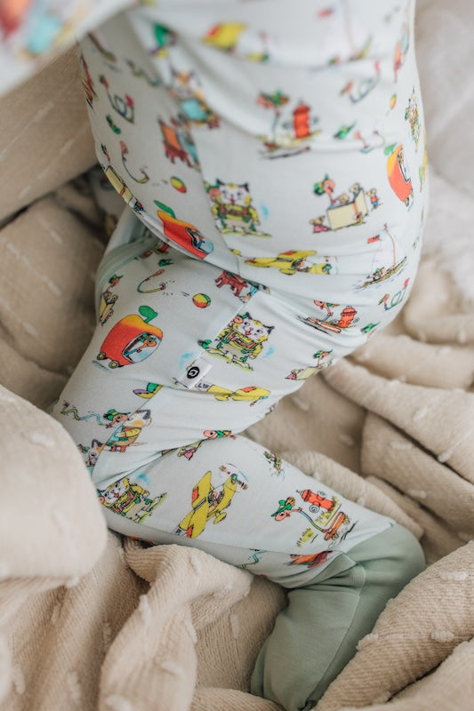 Richard Scarry's Busyworld™ Lowly Worm Zip Romper - Cute Baby Onesie for Boys & Girls | Soft Cotton Pajamas for Infants & Toddlers | Perfect for Playtime, Bedtime & Photo Shoots