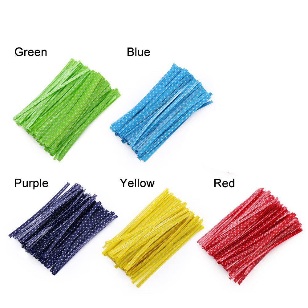 100PCS 5x7 Inch Clear Cellophane Bags with 4'' Ties - Small Gift Bags for Candy, Rice Crispy Treats, Cake Pops & Party Favors - Perfect for Christmas, Thanksgiving, Halloween & Birthday Celebrations