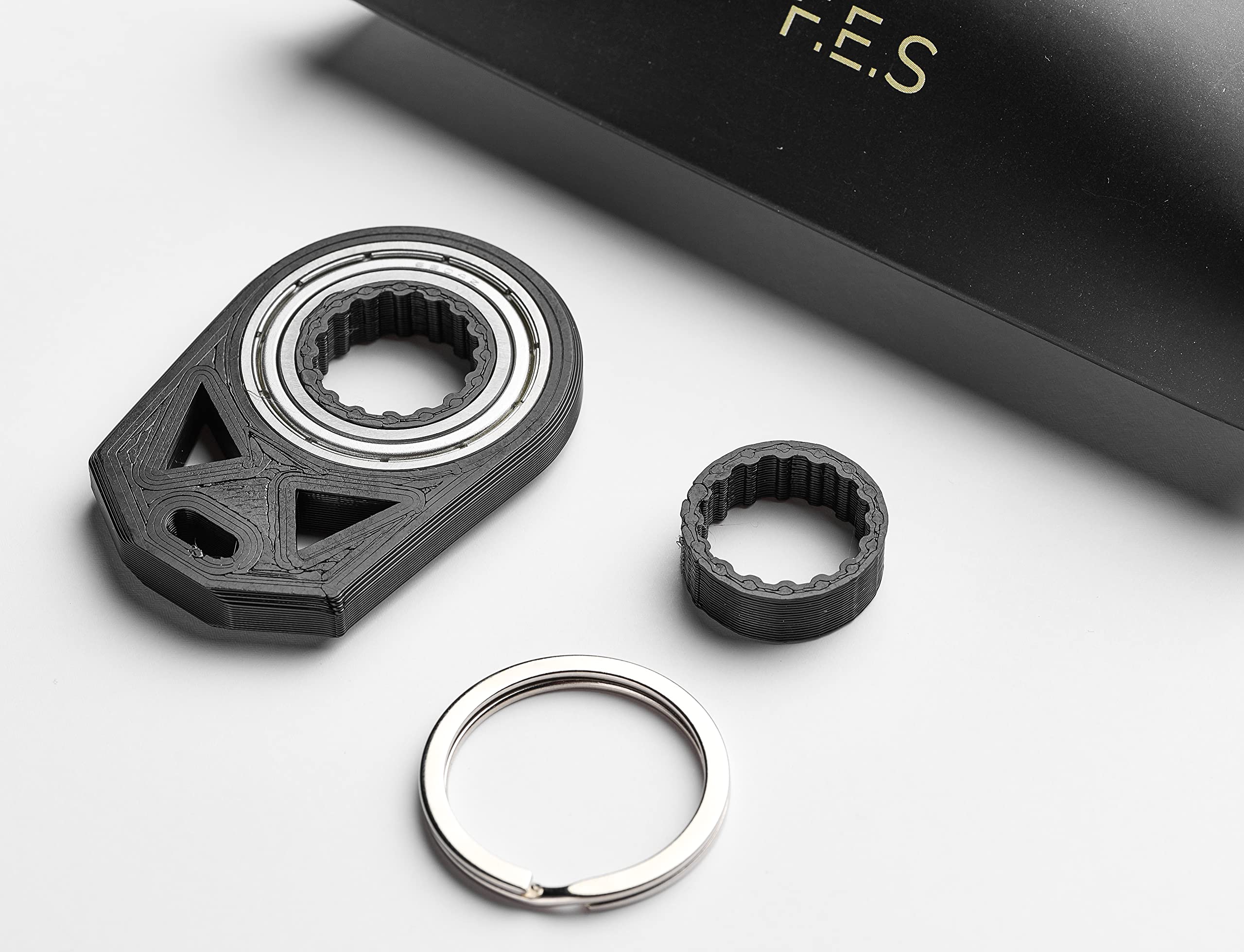 Kunai & Karambit Keychain Spinner - Fidget Toy for Keys | Stress Relief Gift for Men & Women | Perfect for Office, Car Keys & Anxiety Relief (Black Mask Design)