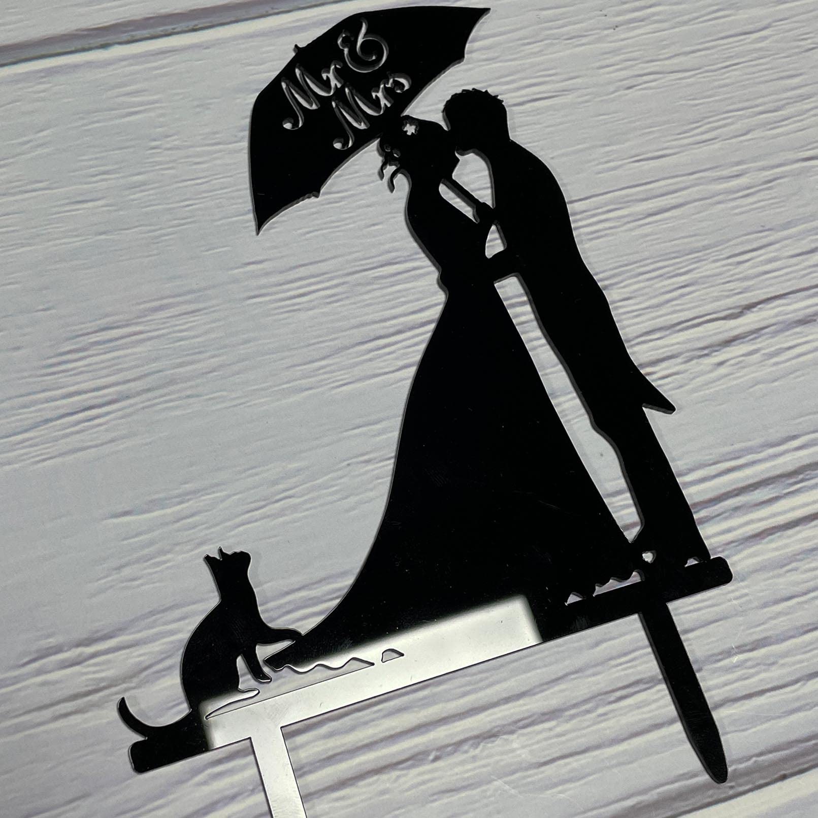 Elegant Black Acrylic Mr & Mrs Cake Topper - Wedding Anniversary Cake Decorations - Perfect for Anniversary Cakes, Wedding Desserts & Romantic Celebrations