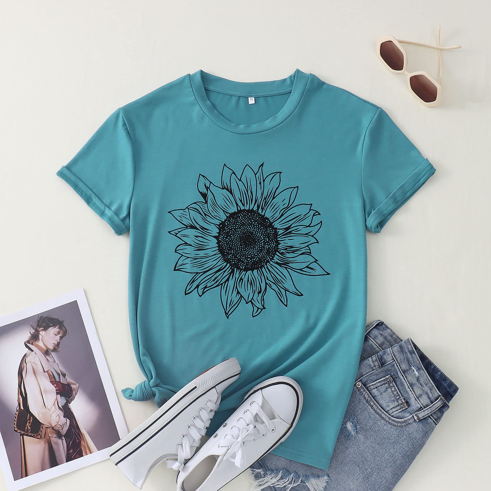 Women's Summer Sunflower Graphic T-Shirt - Cute Floral Loose Fit Crew Neck Short Sleeve Casual Top for Beach Outings & Summer Vacations