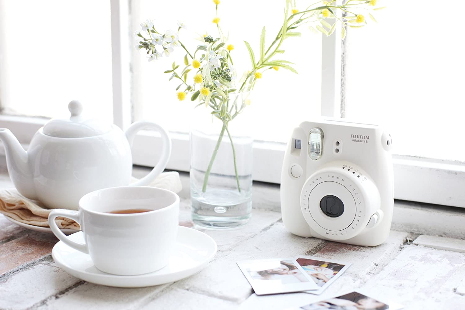 Fujifilm Instax Mini 8 Instant Camera - White | Portable Polaroid Camera for Travel, Parties & DIY Photo Albums | Perfect for Gifts, Selfies & Memory Keeping