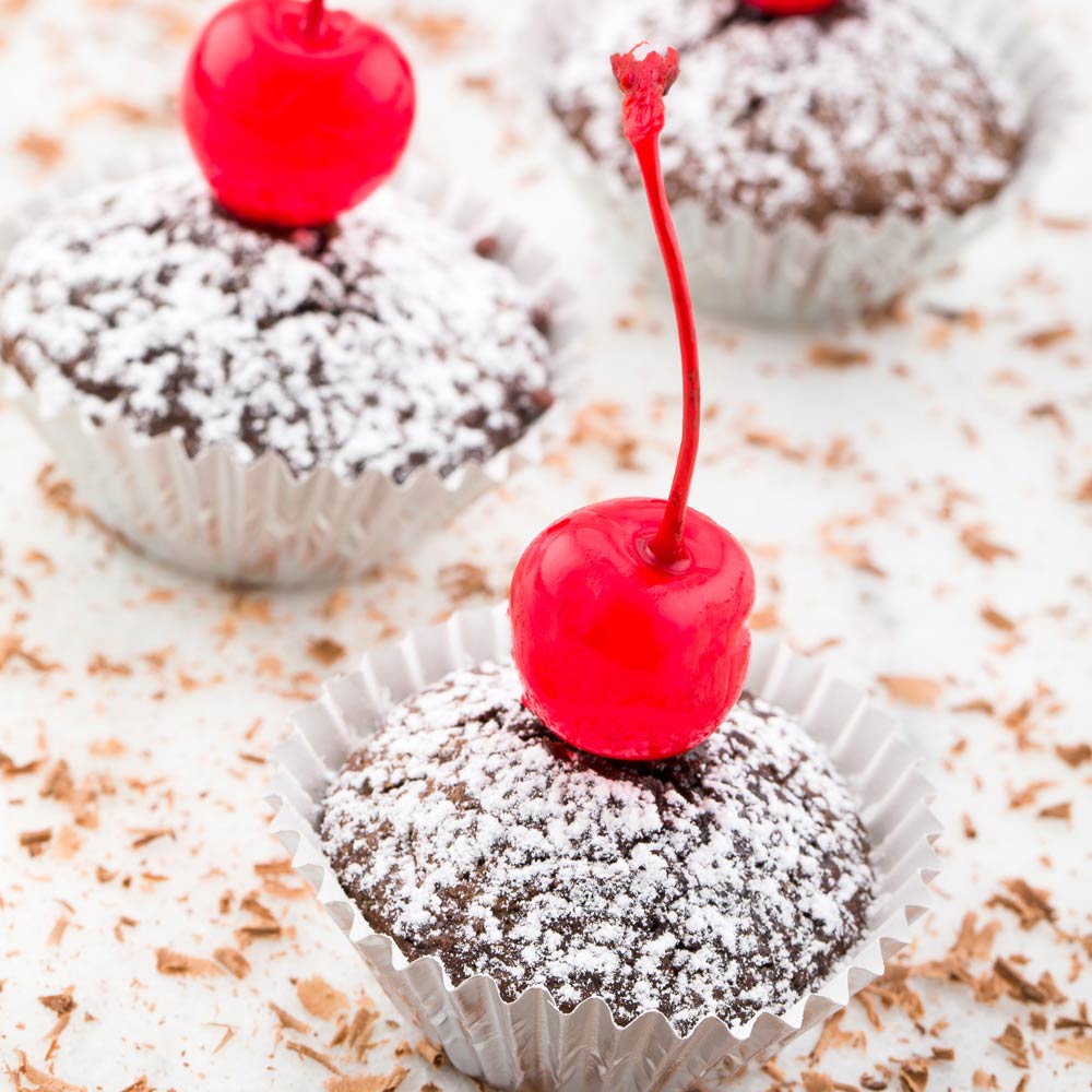 Premium 200-Count Round Metallic Silver Baking Cups - 0.4 oz Foil-Coated Mini Muffin Liners (1.25
