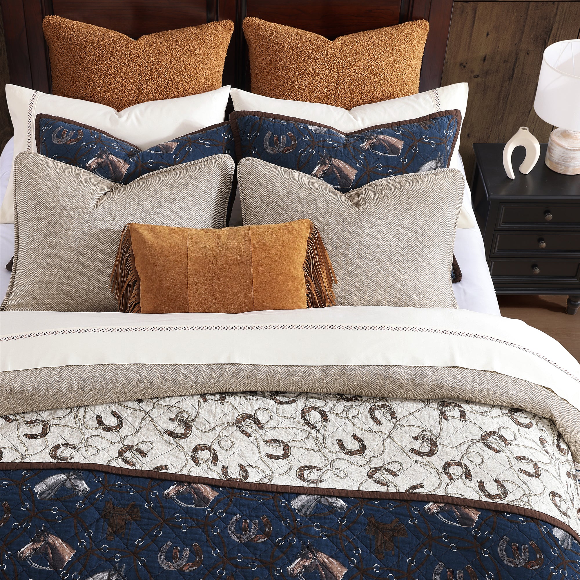 Saratoga Reversible Quilt Set - Soft & Comfortable Bedding for All Seasons - Perfect for Master Bedroom, Guest Room, and Dorm Decor