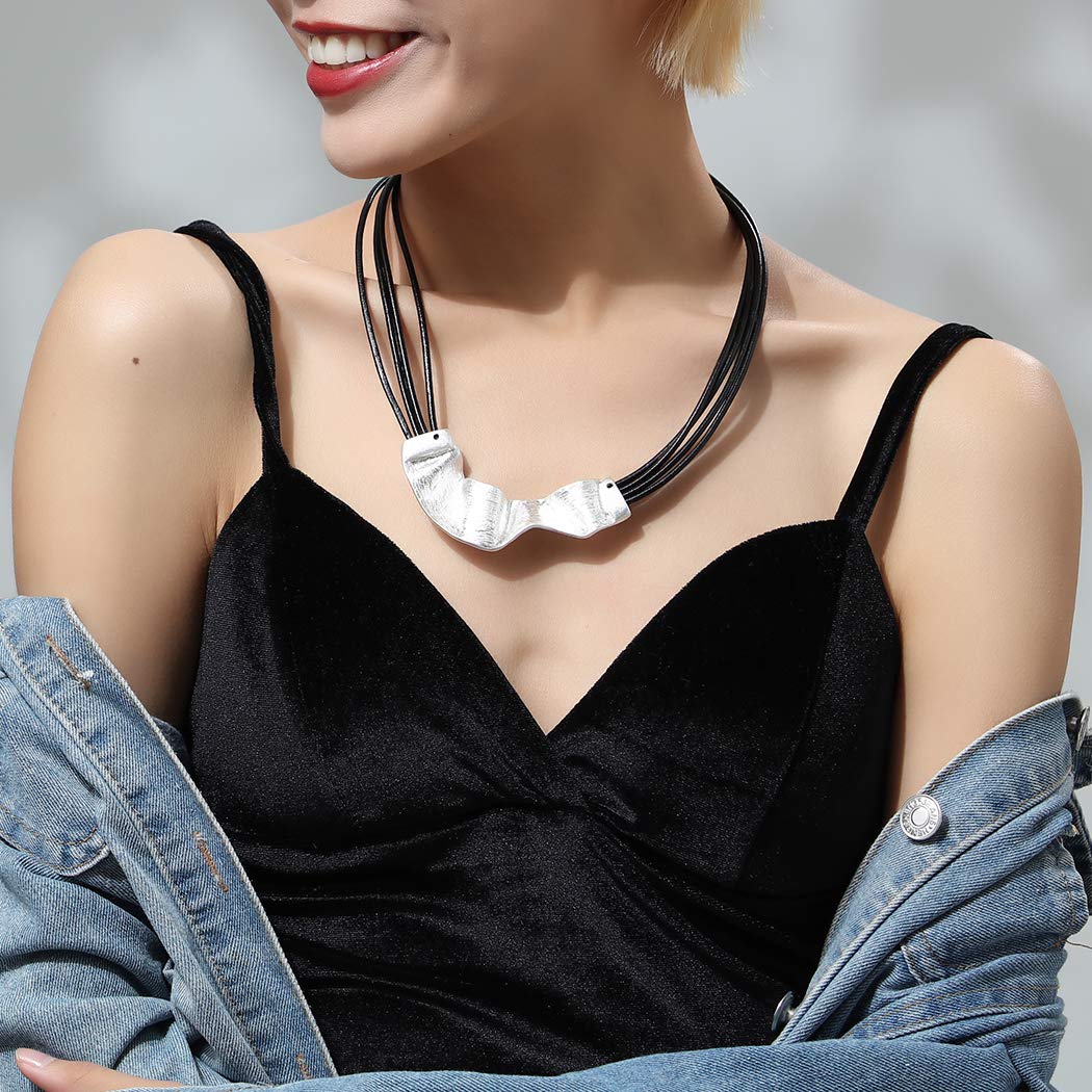 Trendy Black Leather Choker Necklace for Women - Gothic Punk Chain Necklace Jewelry for Party, Date Night & Everyday Wear