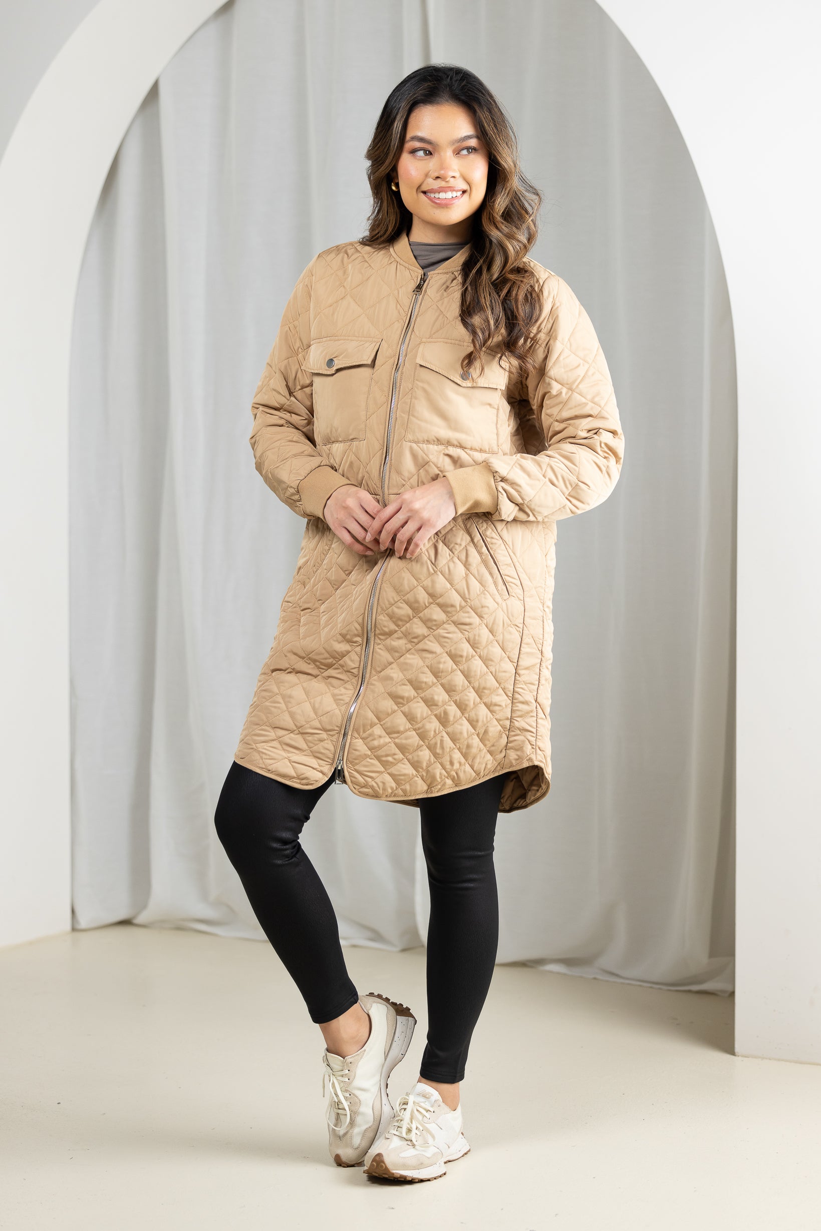 Bubble Puffer Jacket for Women & Men - Lightweight Winter Coat with Quilted Design - Perfect for Outdoor Activities, Skiing, and Cold Weather Fashion