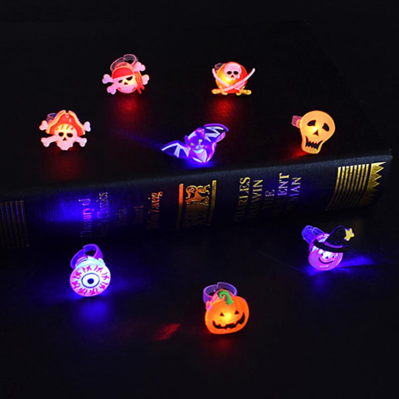 Glowing Halloween Brooch Ring - Spooky Jewelry for Halloween Costume & Party Decorations - Perfect for Trick or Treat, Cosplay, and Festive Celebrations