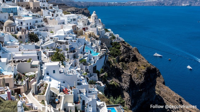 Santorini, Greece - Stunning Island Getaway for Romantic Vacations & Honeymoons | Perfect for Beach Lovers & Sunset Views