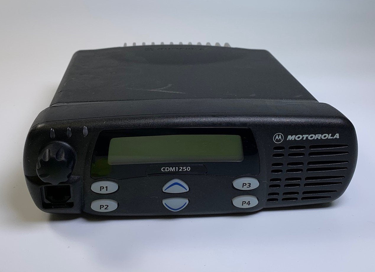 Motorola CDM1250 AAM25RHD9AA2AN UHF Two-Way Mobile Radio - Reliable Communication for Construction, Security & Fleet Management
