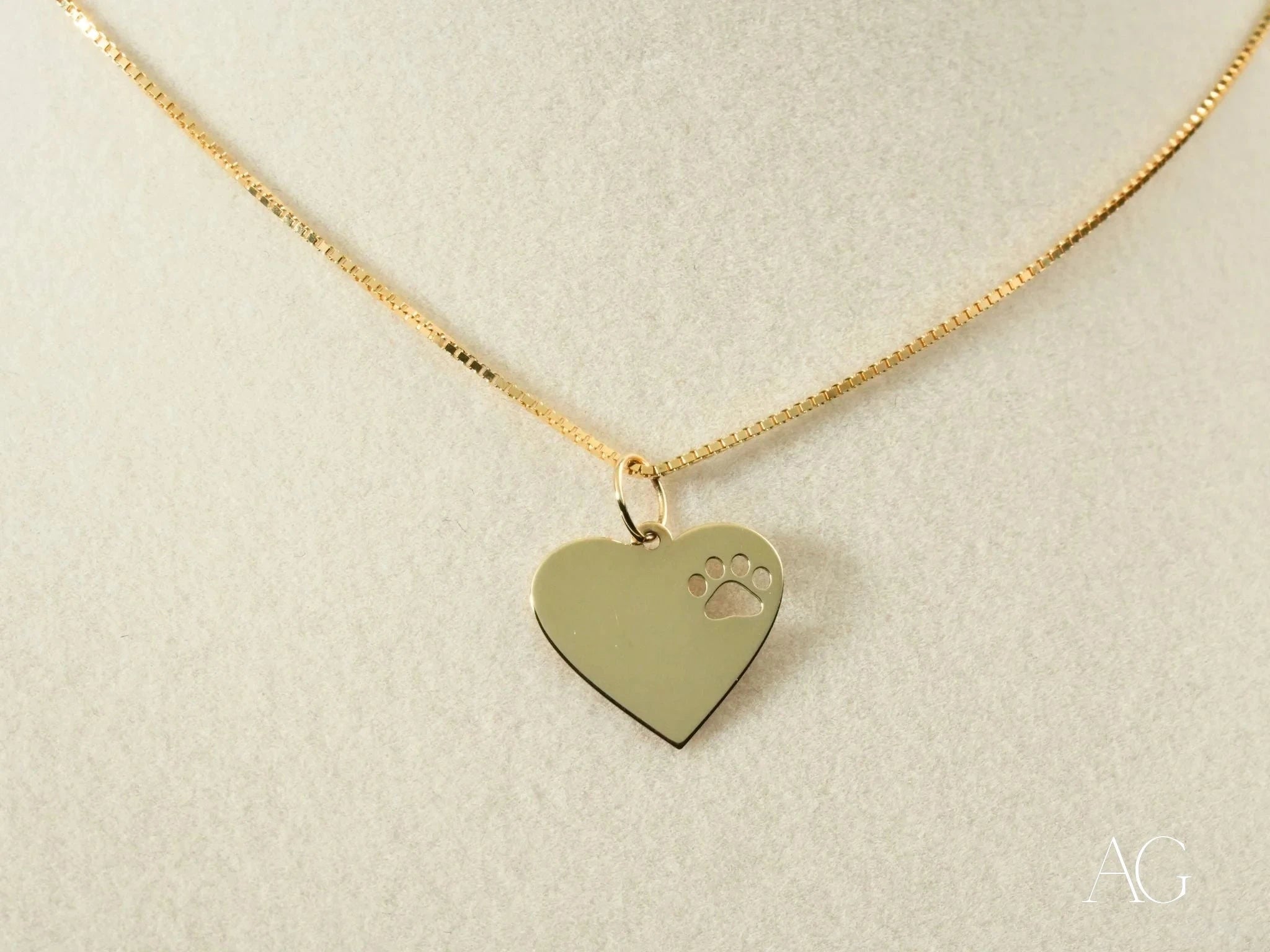 Golden Paws Pet Lovers Pendant Necklace - Sterling Silver Dog & Cat Charm Jewelry for Women - Perfect Gift for Pet Owners, Animal Lovers & Best Friends (Great for Birthdays, Anniversaries & Special Occasions)