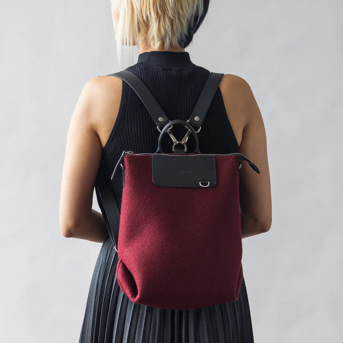 Graf & Lantz Bedford Merino Wool Midi Backpack - Stylish & Durable Laptop Bag for Women & Men - Perfect for Work, Travel & Daily Commute