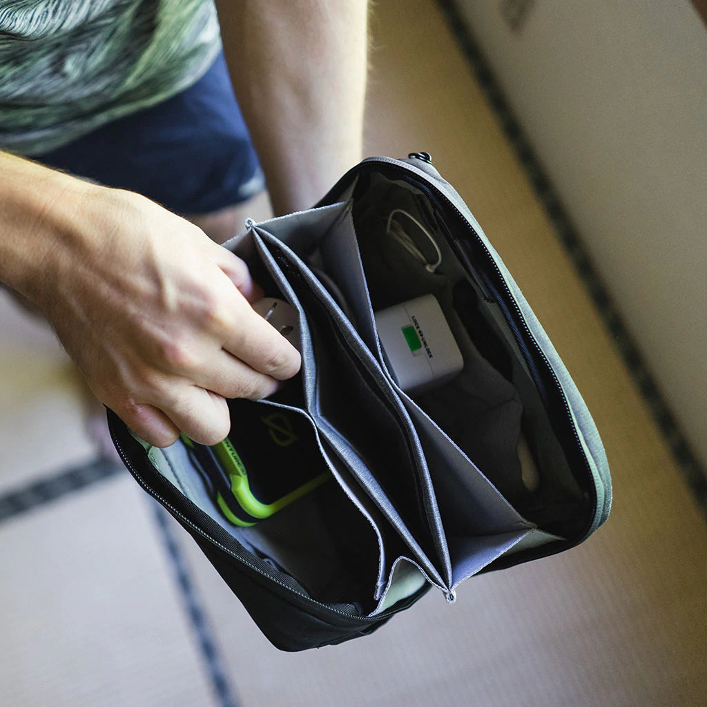 Peak Design Tech Pouch V2 Sage - Premium Travel Organizer for Camera Gear, Cables & Accessories | Water-Resistant Tech Case for Photographers & Digital Nomads | Perfect for Air Travel, Work Commute & Outdoor Adventures