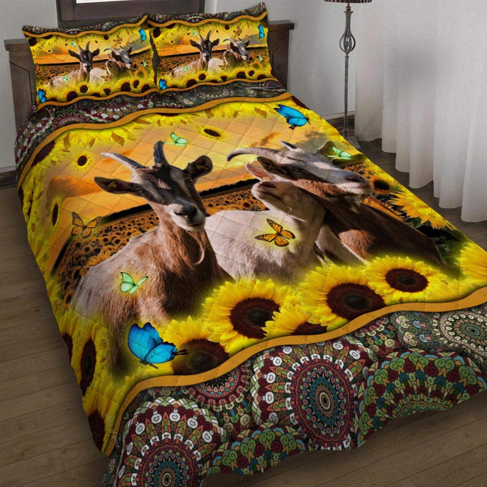GEEMBI Quilt Bedding Set - 3 Goats Sunflower Farm Quilt King/Queen/Twin Size - All Season Soft Microfiber Bedspread with Pillow Shams - Cozy Farmhouse Bedroom Decor for Guest Room, Dorm, or Master Bedroom