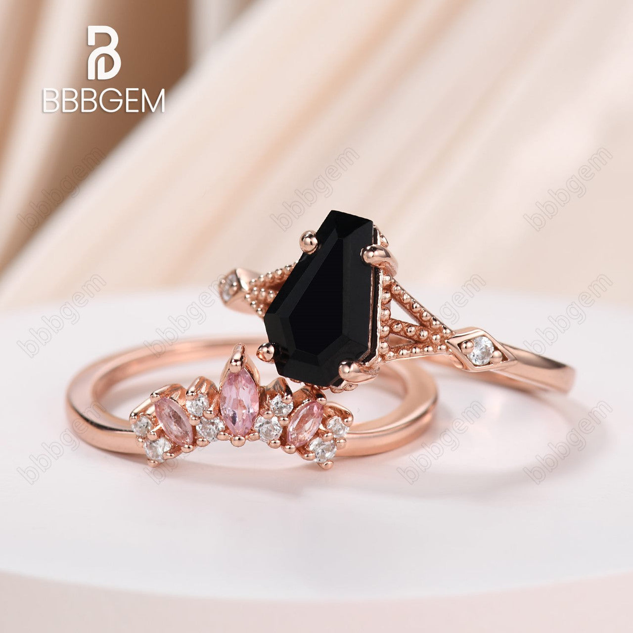 14K/18K Oval Lab Alexandrite Engagement Ring with Infinity Diamond Halo & Criss Cross Design - Perfect for Proposals, Anniversaries & Special Occasions