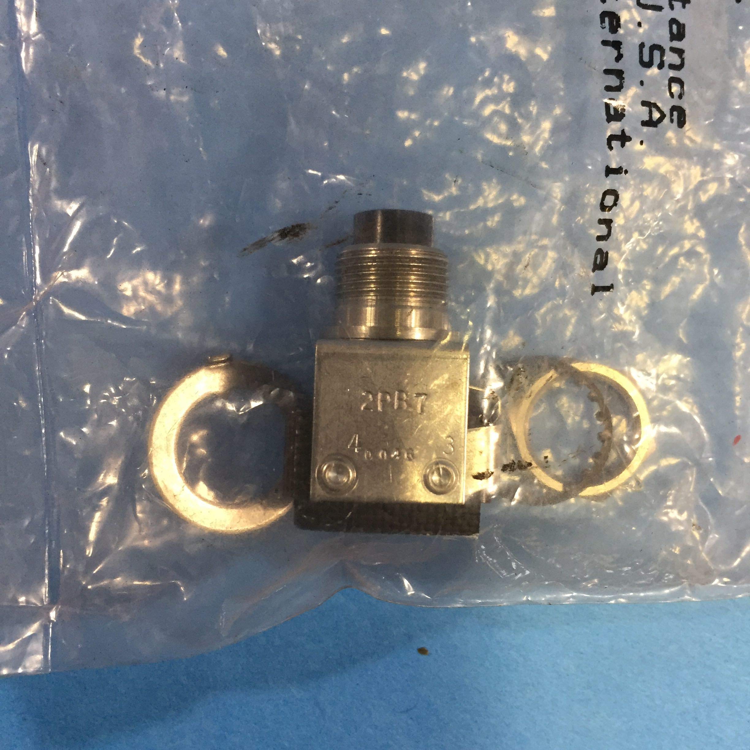 Honeywell S&C 2PB7 SPDT Push Button Switch 5A 250V - Heavy Duty Electrical Control for Industrial Machinery & Equipment