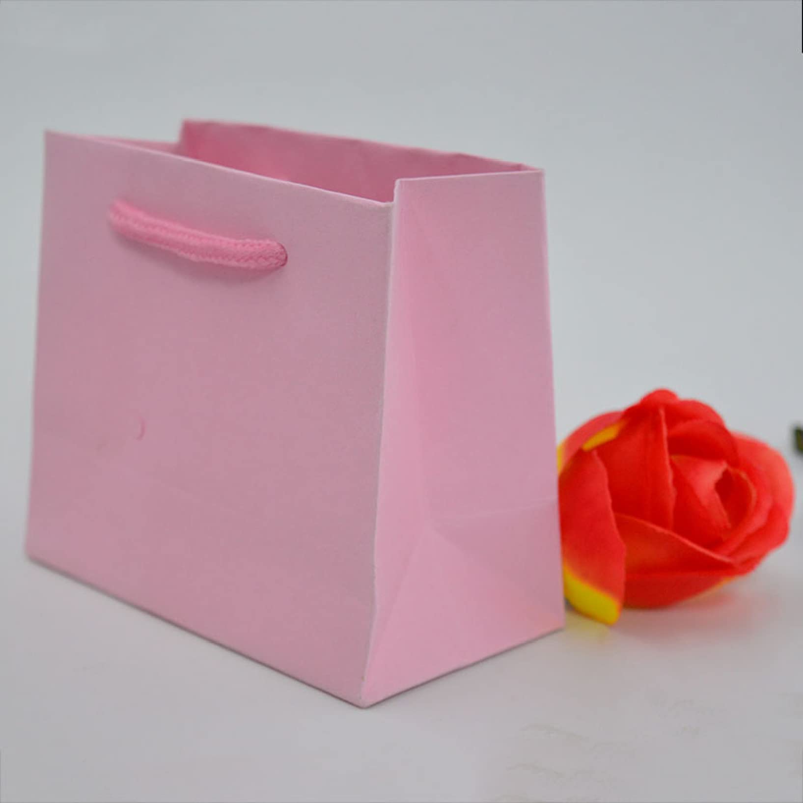 30 Pcs Elegant Kraft Paper Gift Bags with Handles - Perfect for Wedding Favors, Birthday Party Treats & Chocolate Packaging (Brown, 6x8 Inches)